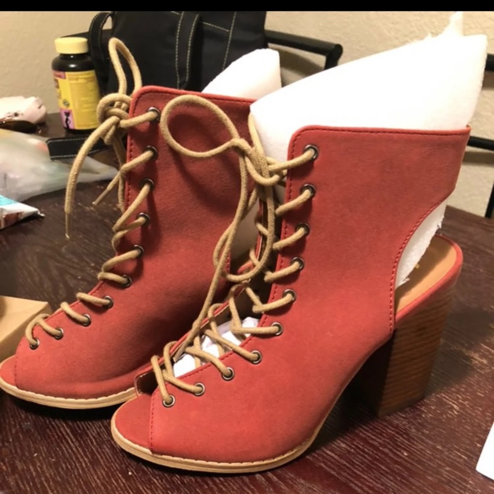 Shoes - Picture 2 of 2